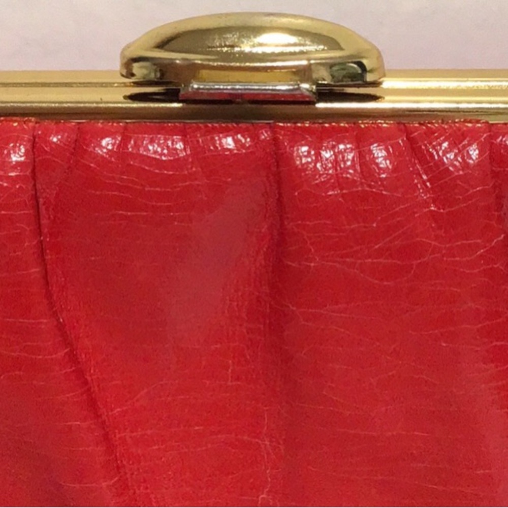 Vintage Red Textured Leather Shoulder Bag Clutch with Top Clasp and Chain Strap - Picture 5 of 7